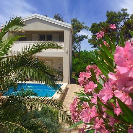 Villa Island Vir With Pool Экстерьер фото
